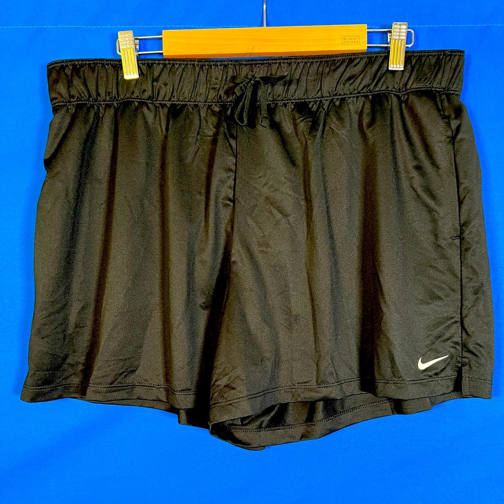Nike Women’s Training Shorts Plus Size 1X